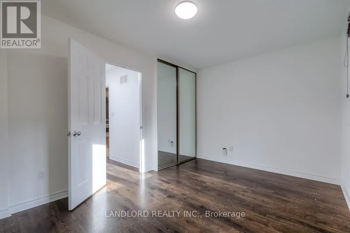 113 EARL PLACE