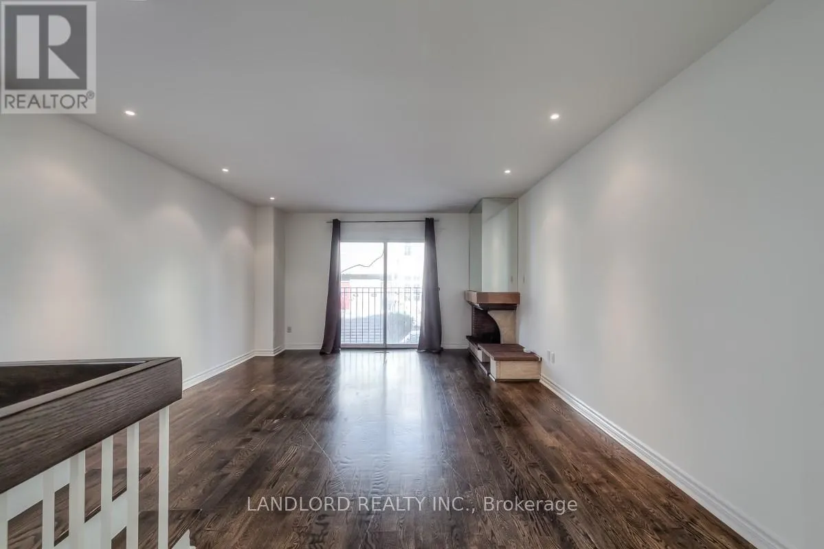 113 EARL PLACE