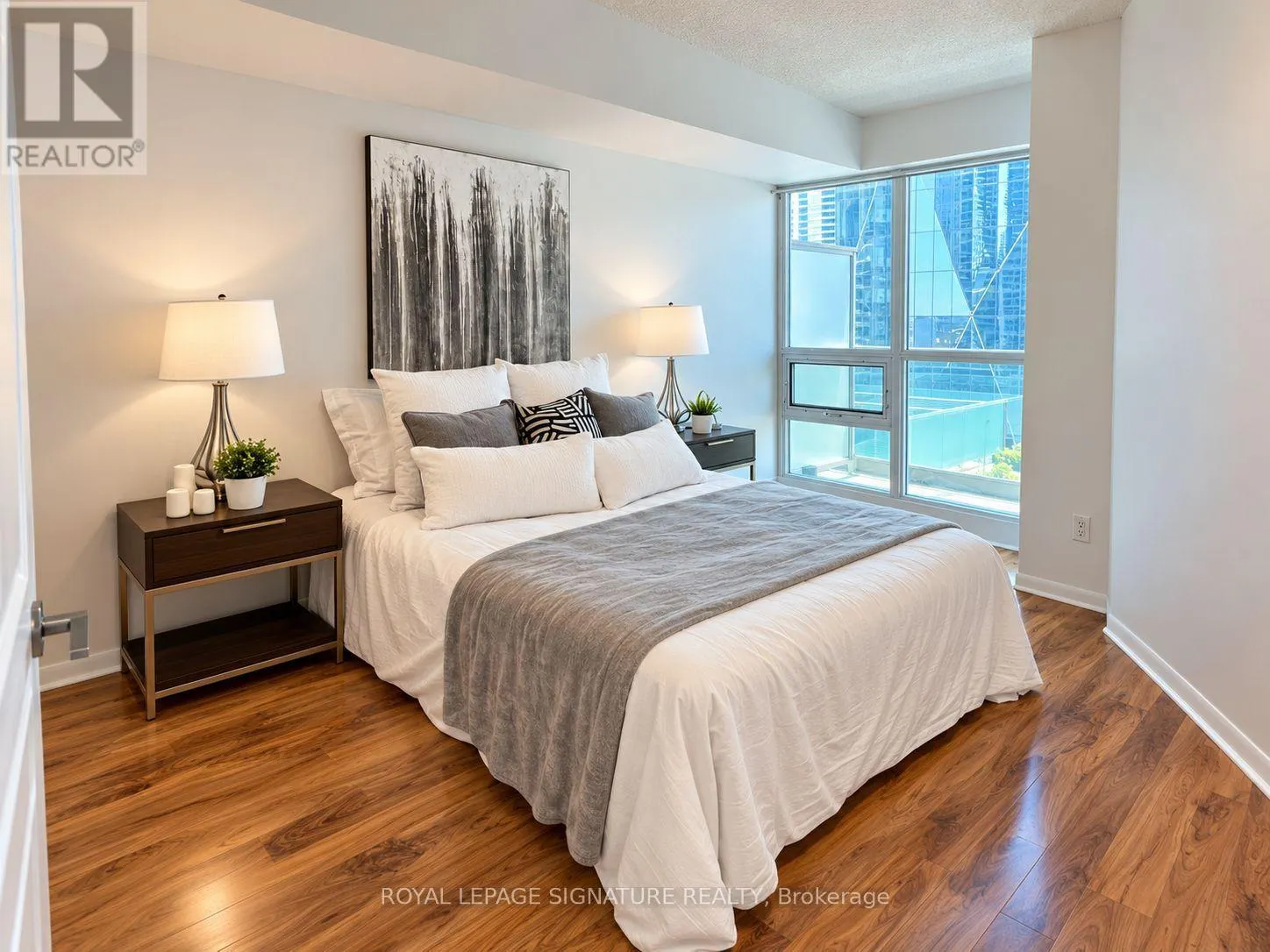 1801 - 18 YONGE STREET