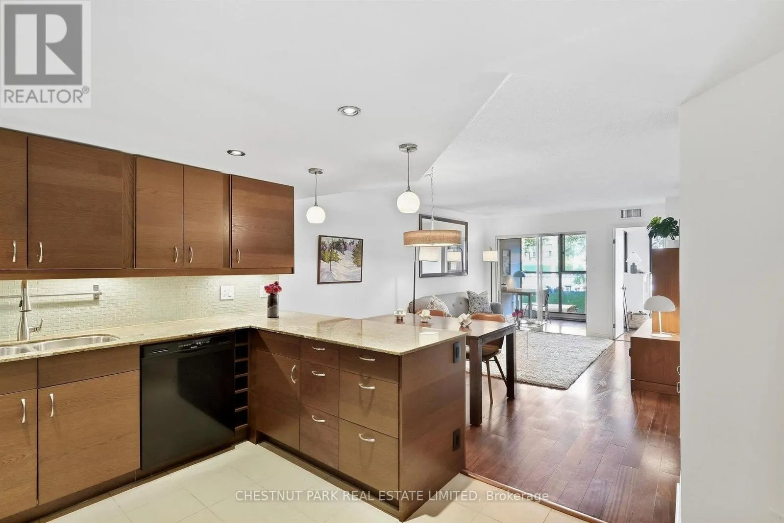 211 - 65 SCADDING AVENUE