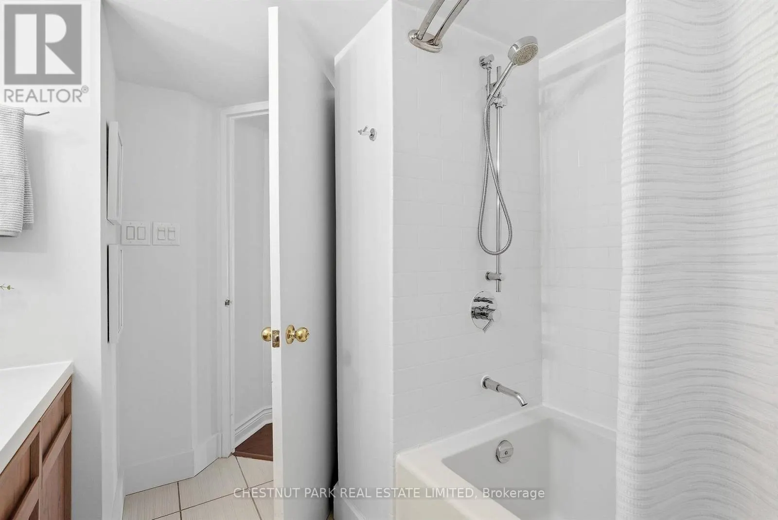 211 - 65 SCADDING AVENUE