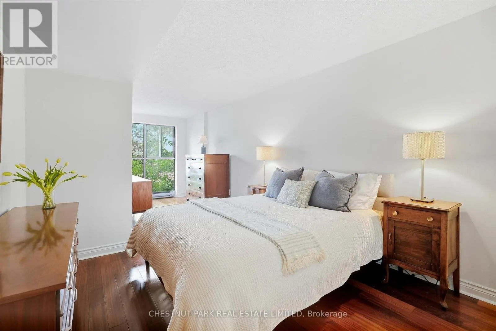 211 - 65 SCADDING AVENUE