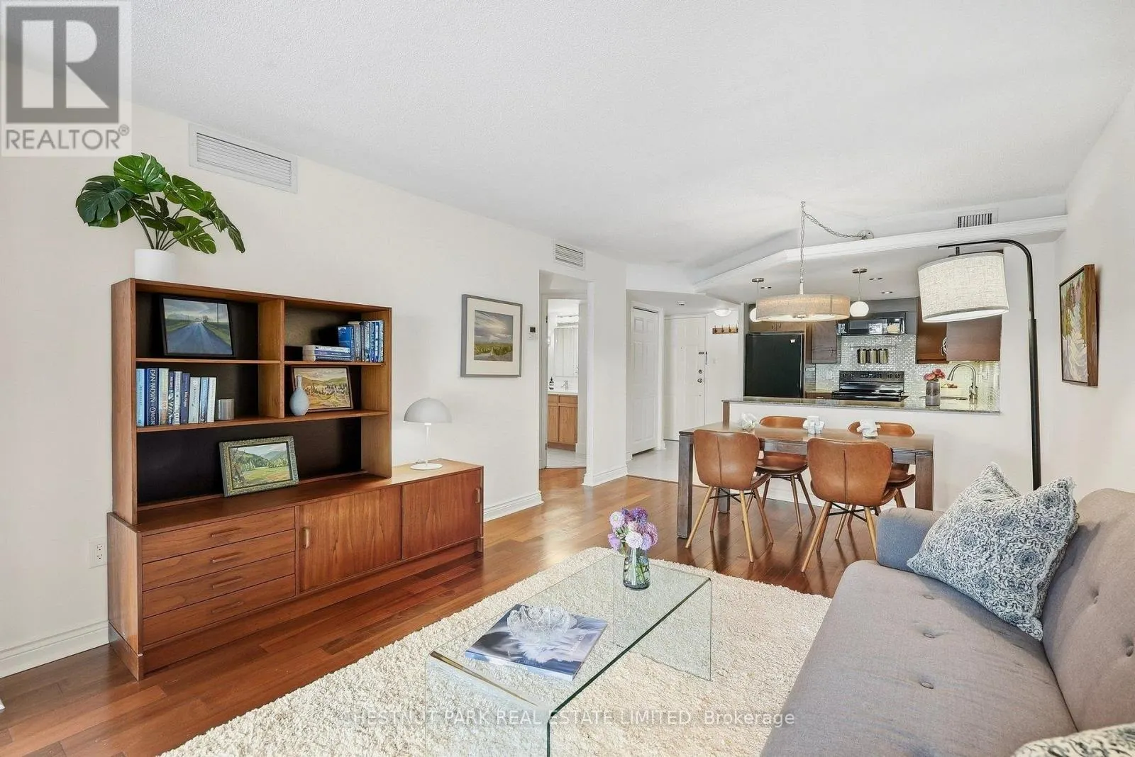 211 - 65 SCADDING AVENUE