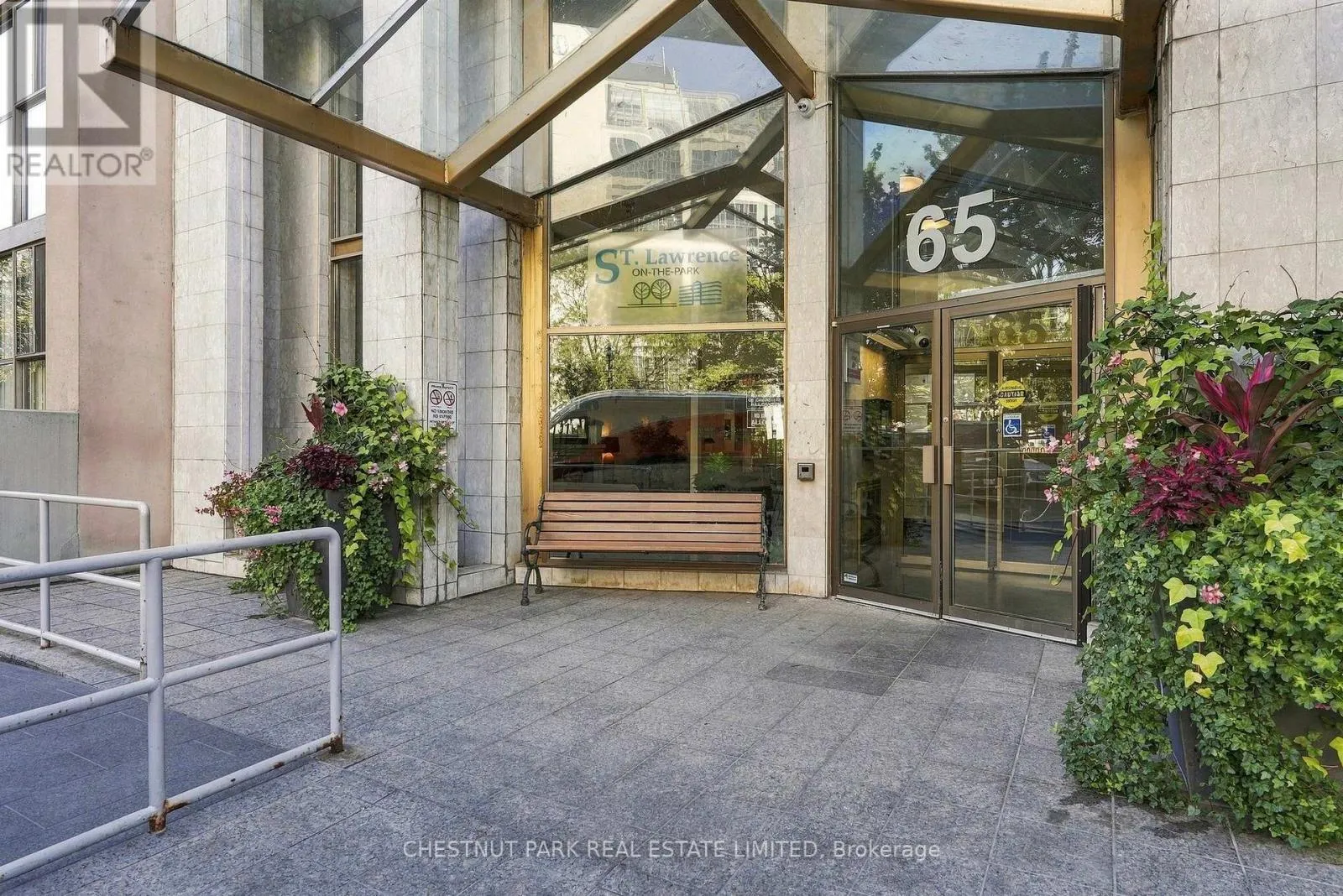 211 - 65 SCADDING AVENUE