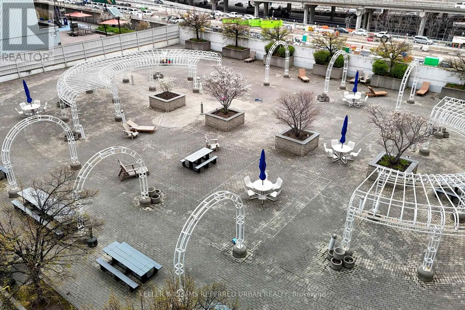 1416 - 25 THE ESPLANADE