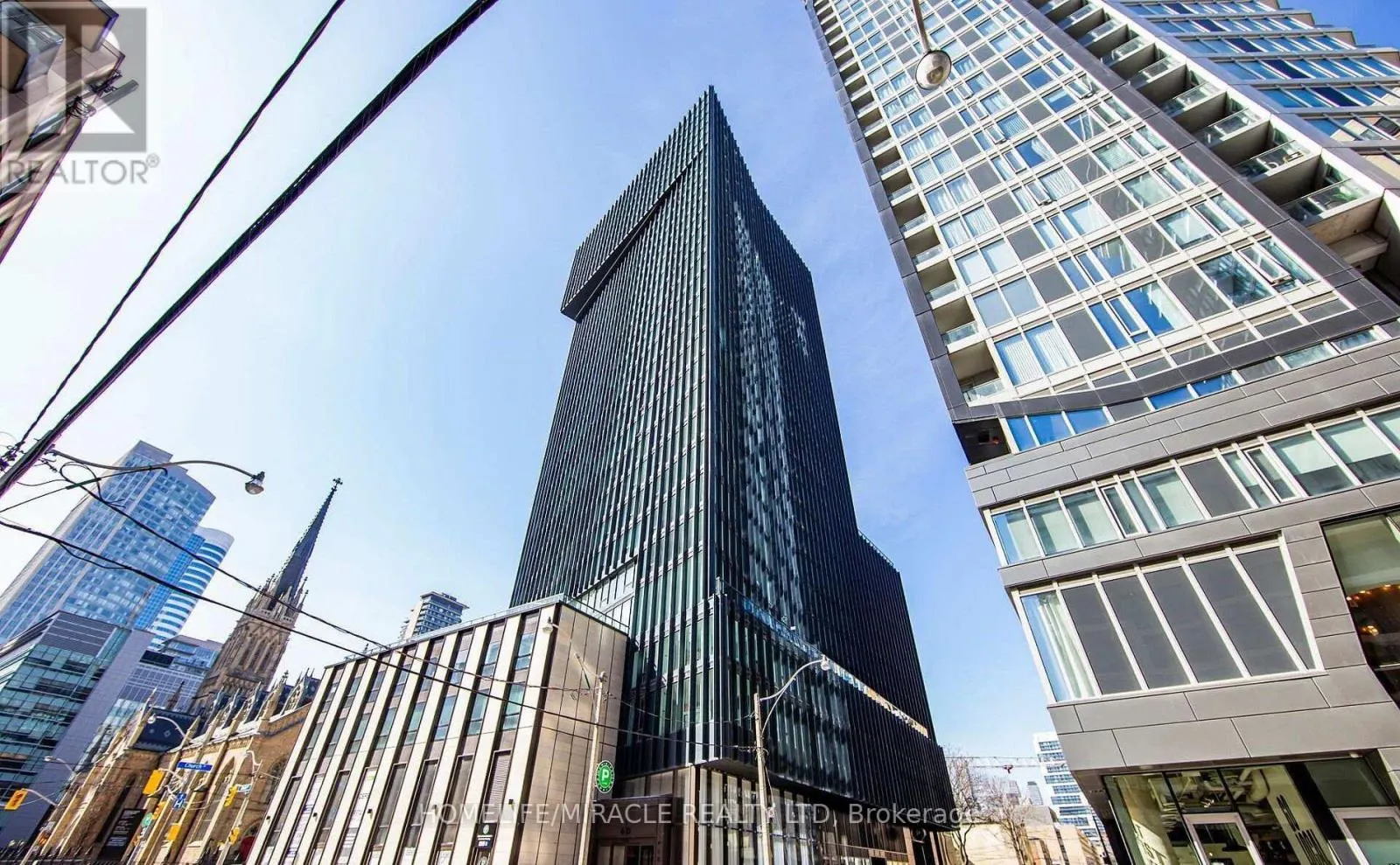 PH205 - 60 SHUTER STREET