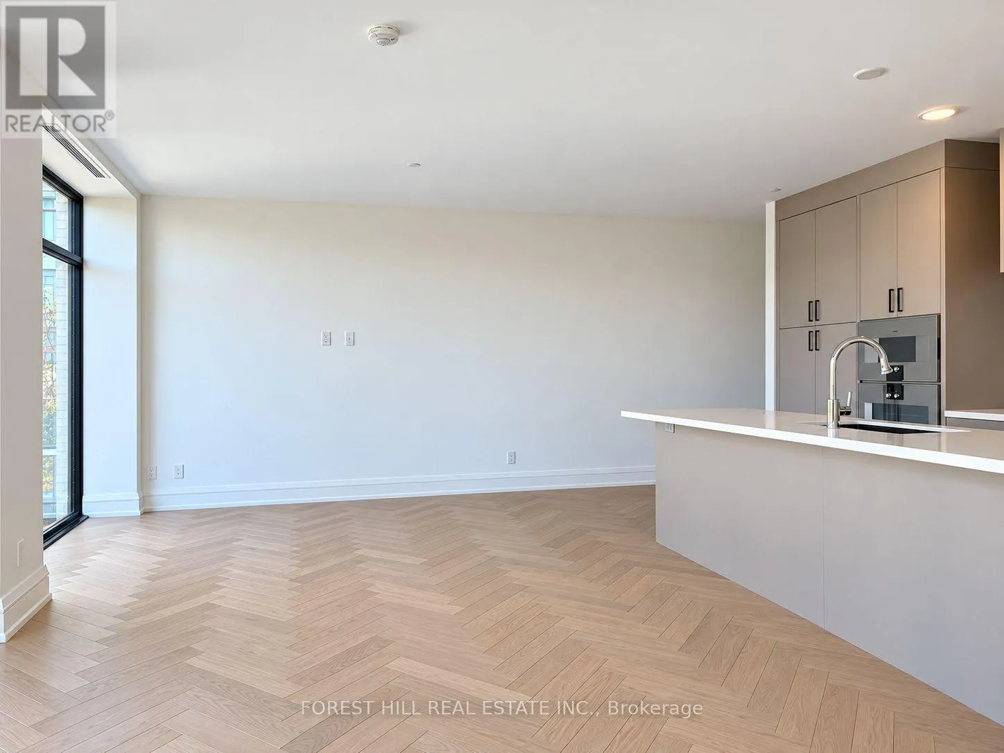 3B - 2010 BATHURST STREET
