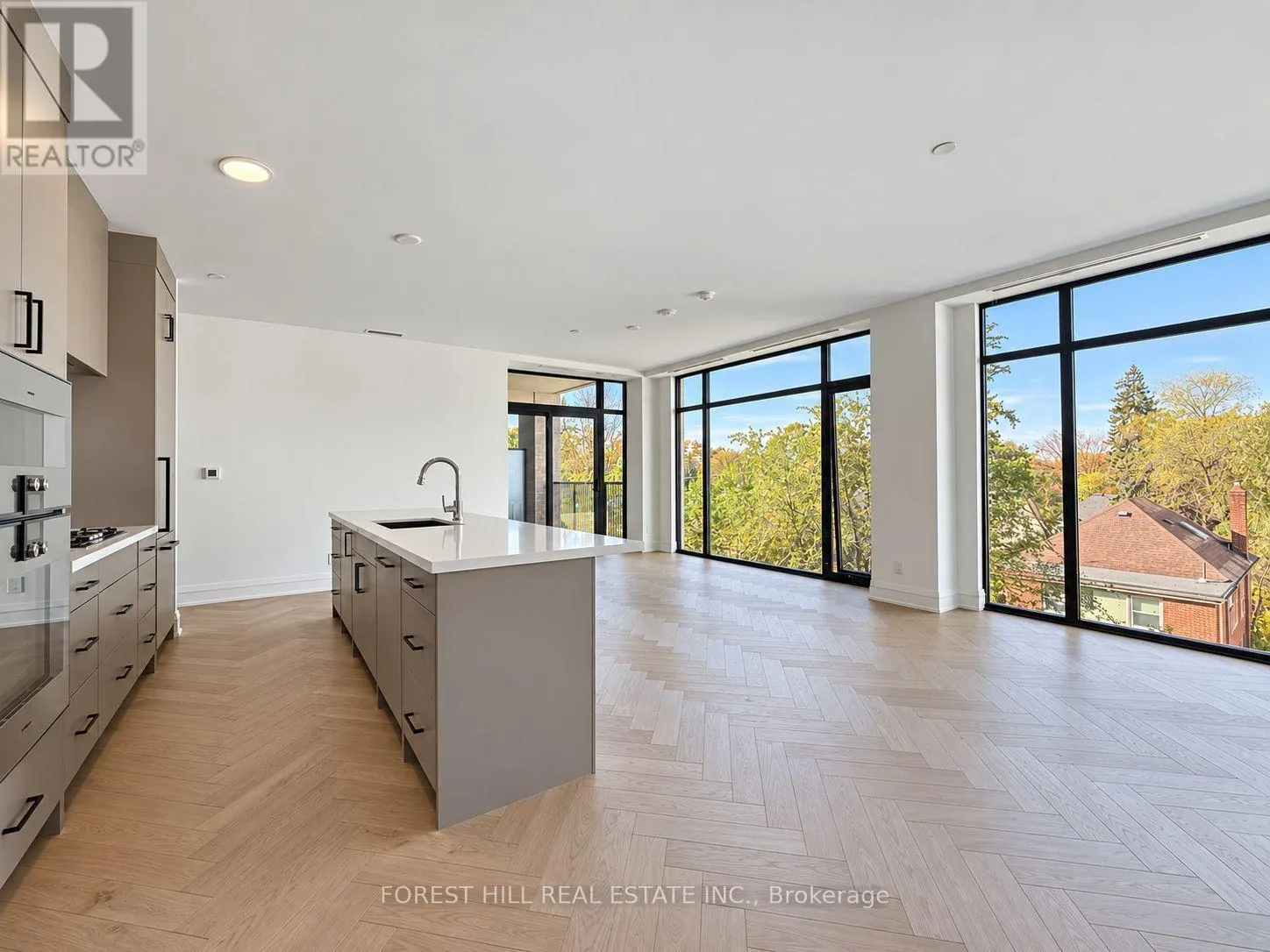 3B - 2010 BATHURST STREET