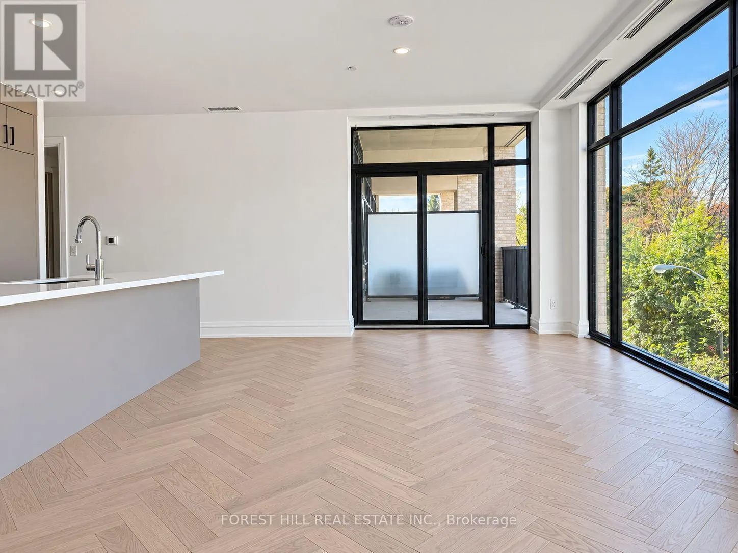 3B - 2010 BATHURST STREET