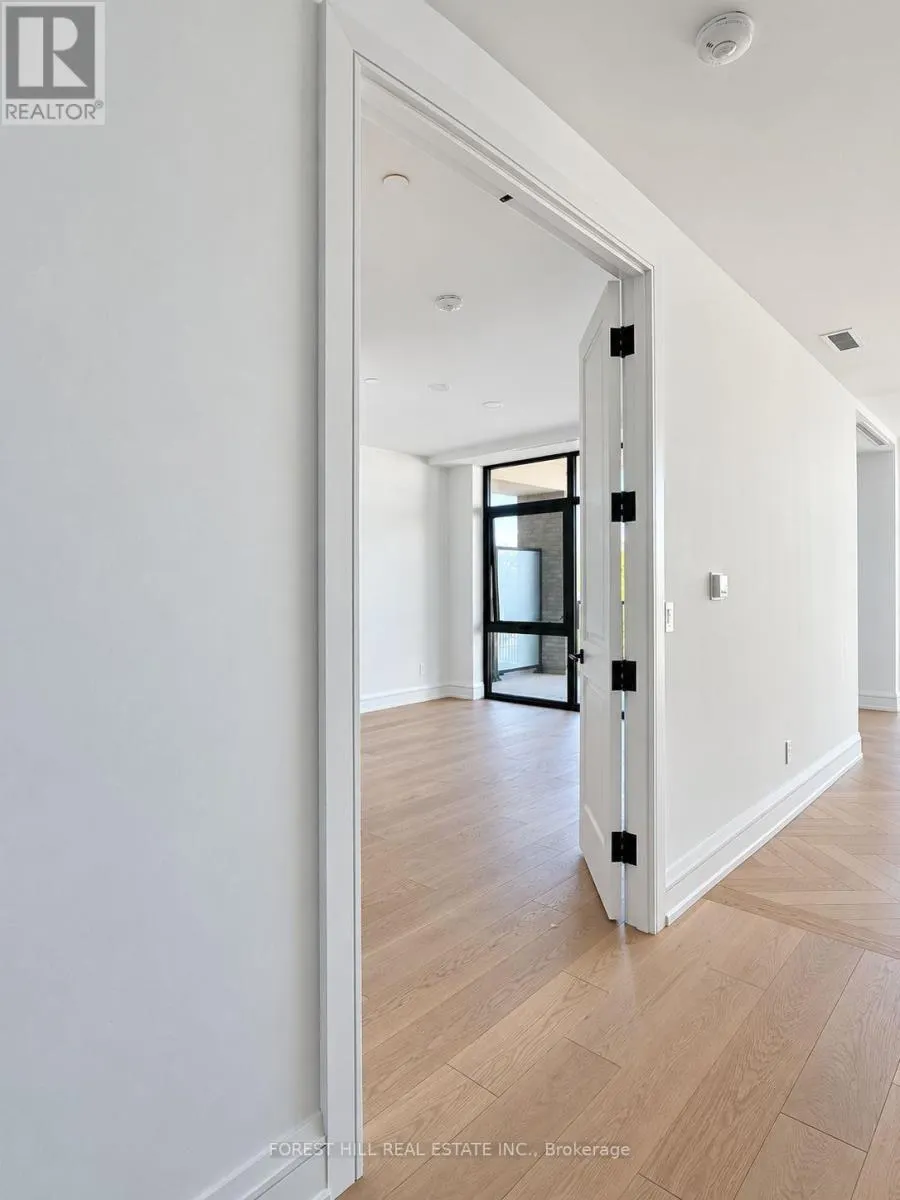 3B - 2010 BATHURST STREET