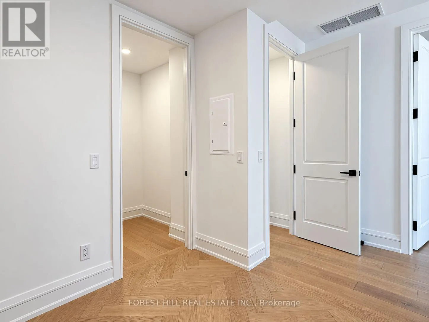 3B - 2010 BATHURST STREET
