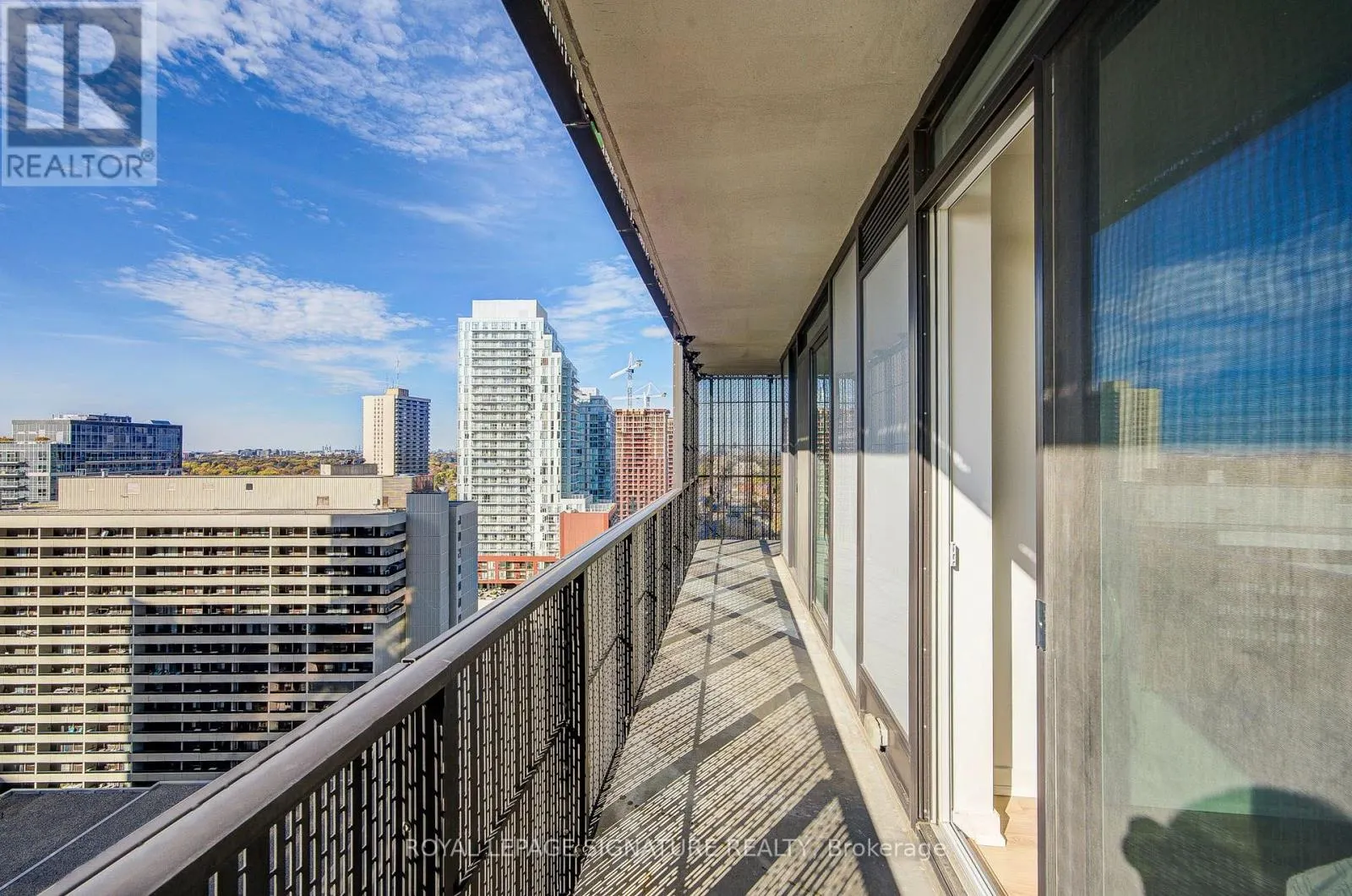 1705 - 8 EGLINTON AVENUE E