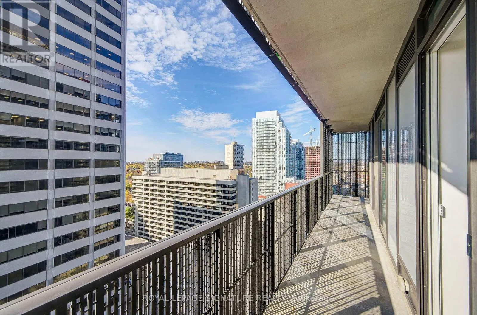 1705 - 8 EGLINTON AVENUE E