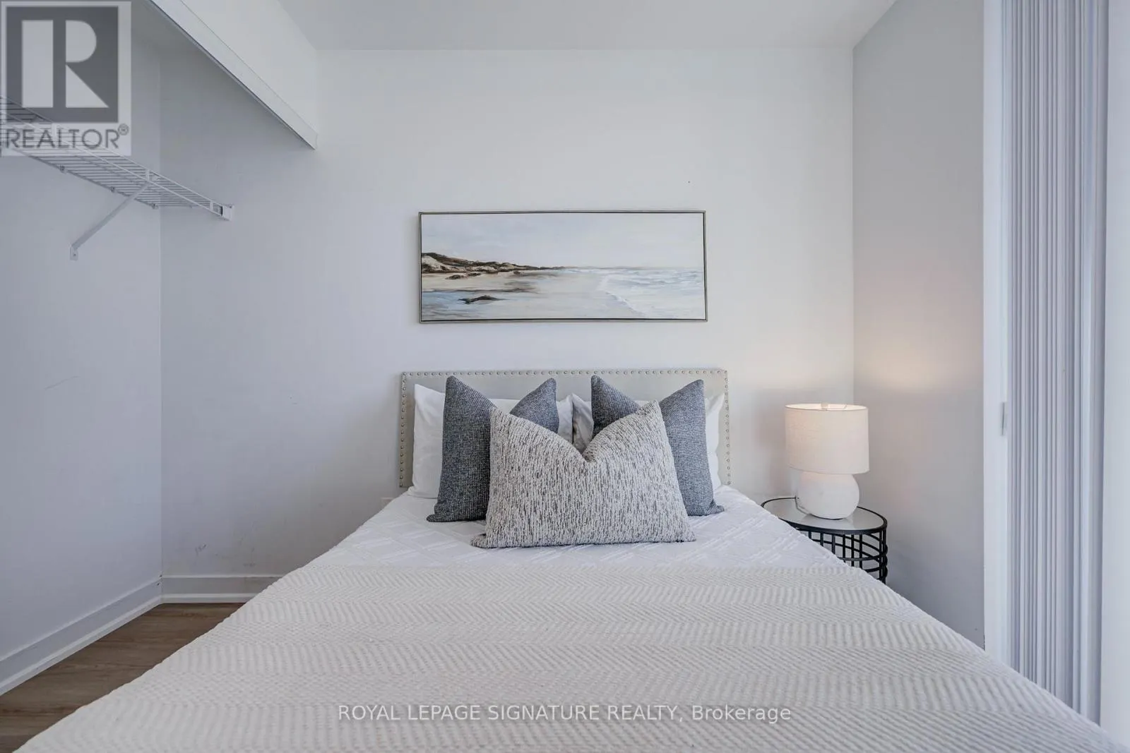 1705 - 8 EGLINTON AVENUE E