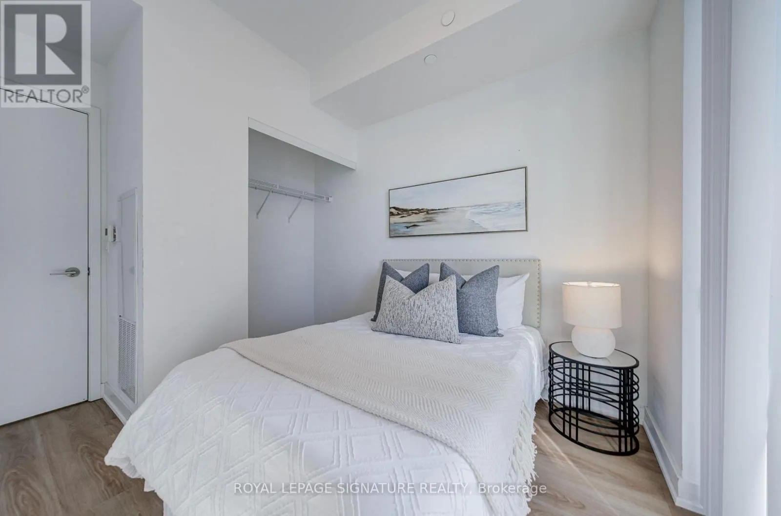 1705 - 8 EGLINTON AVENUE E