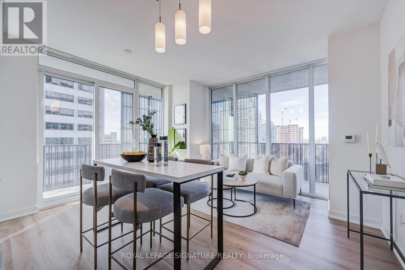1705 - 8 EGLINTON AVENUE E
