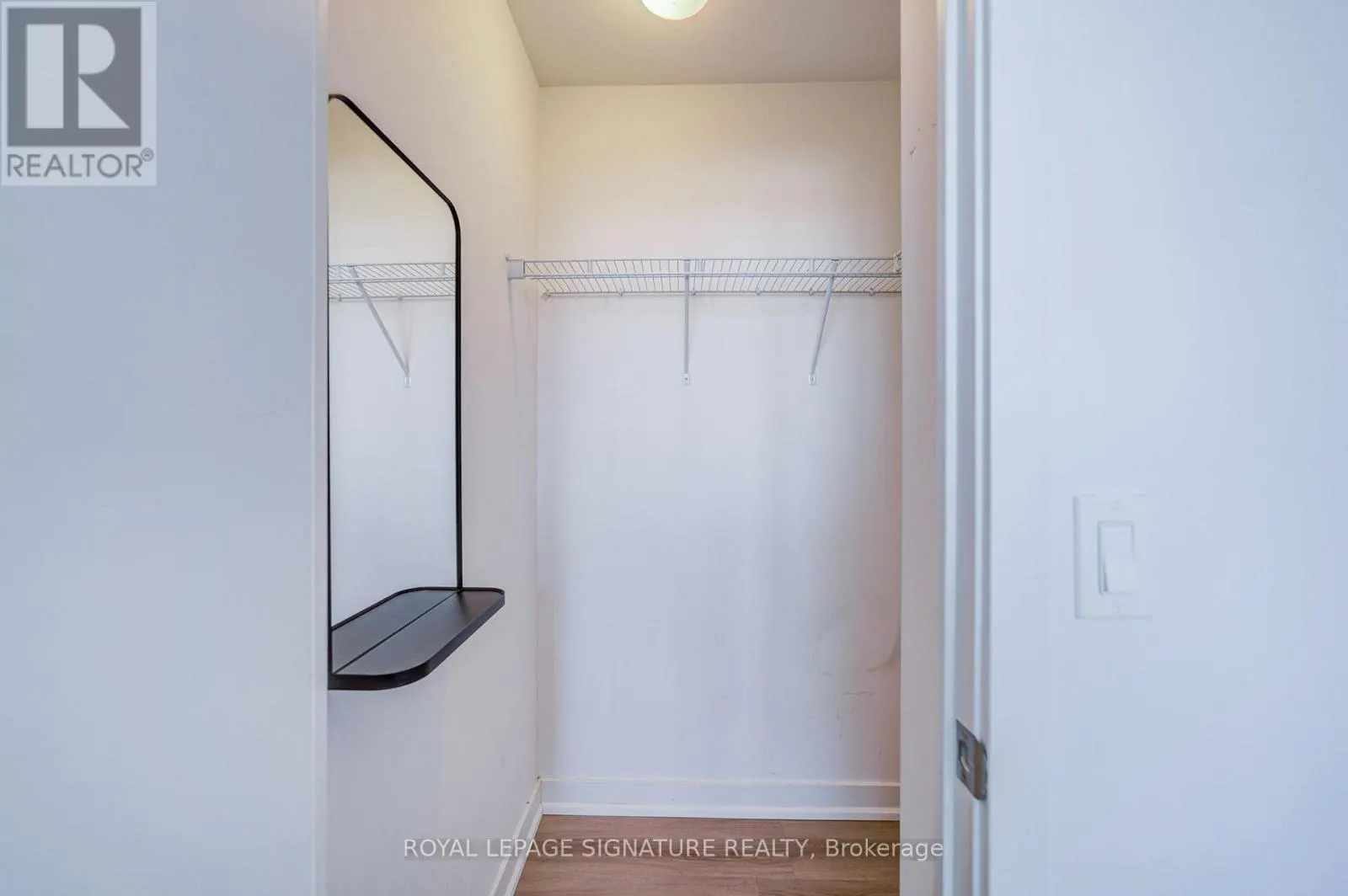 1705 - 8 EGLINTON AVENUE E