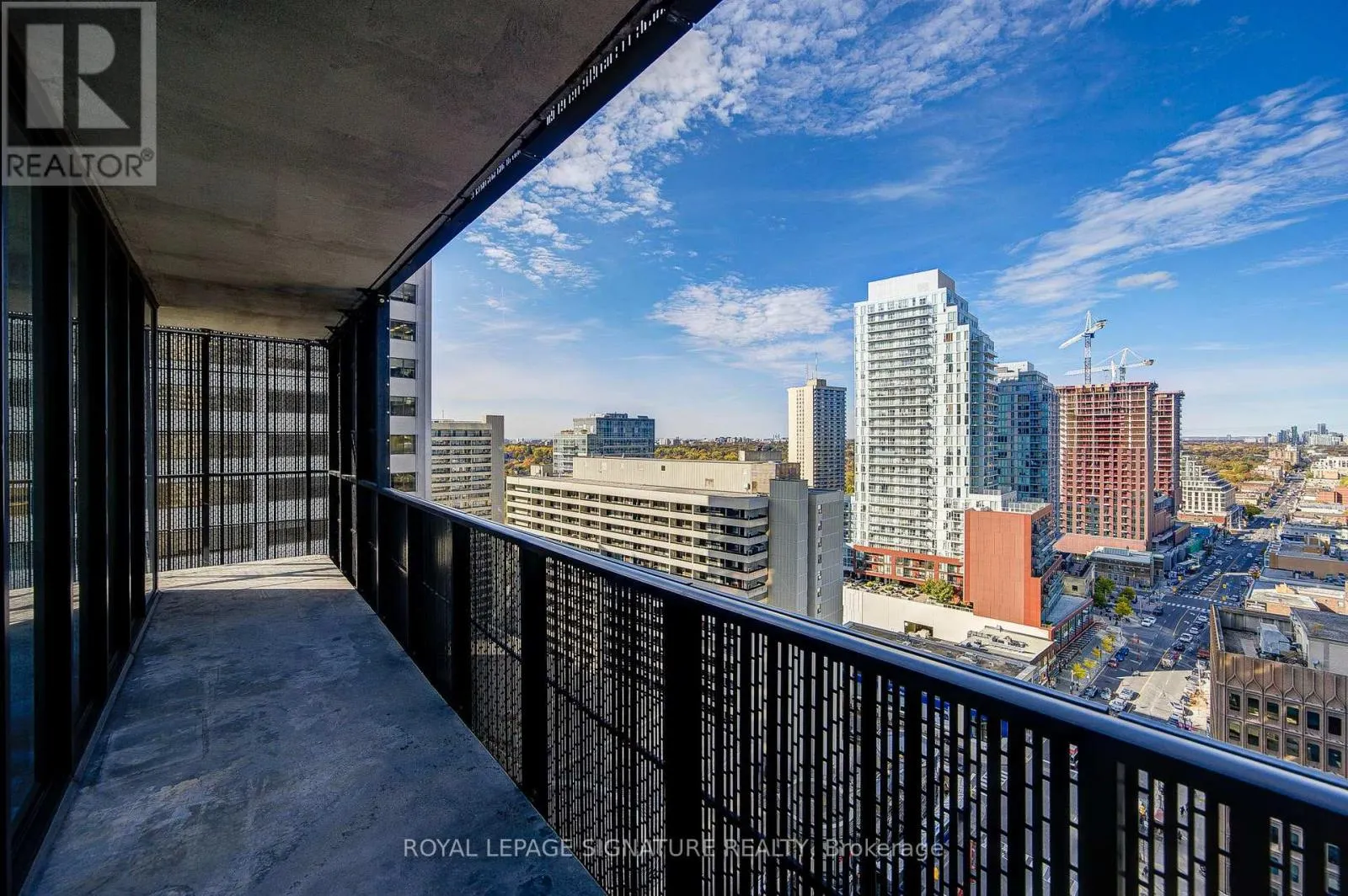 1705 - 8 EGLINTON AVENUE E