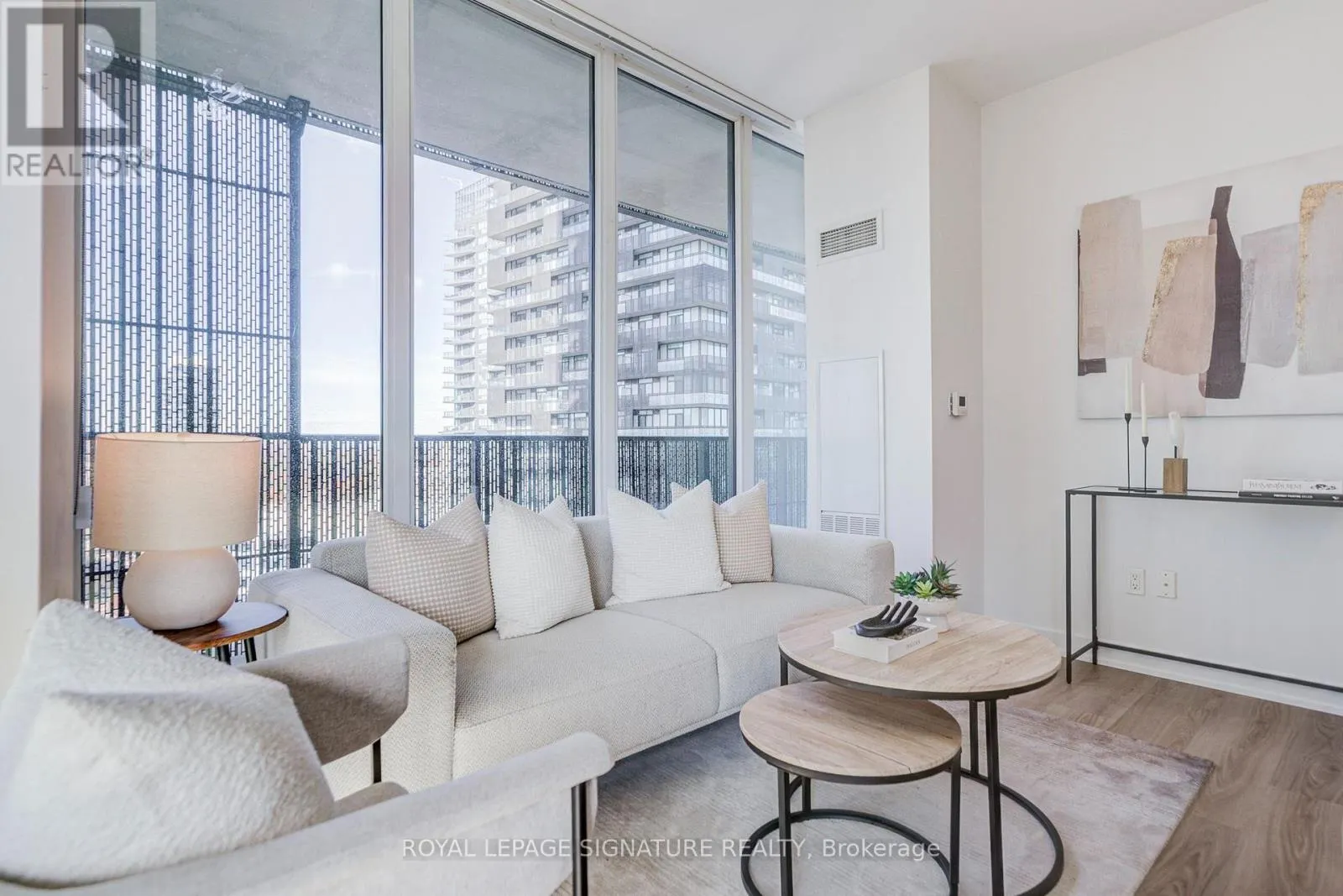 1705 - 8 EGLINTON AVENUE E