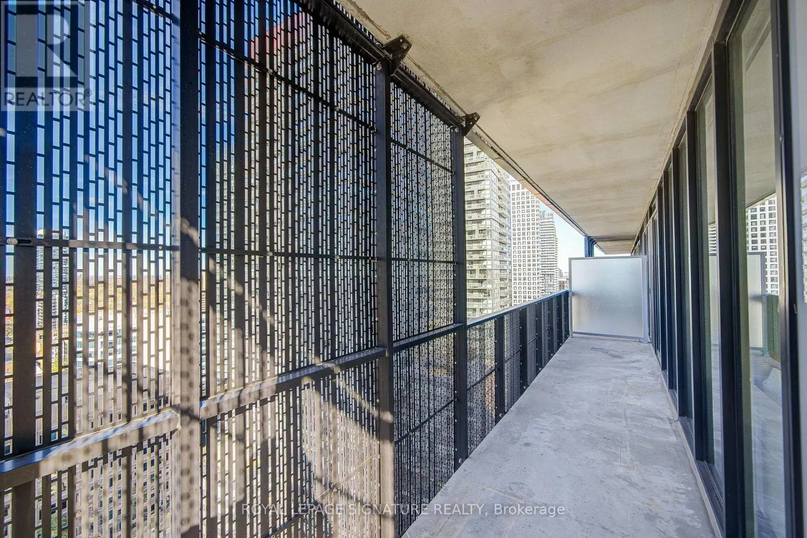 1705 - 8 EGLINTON AVENUE E