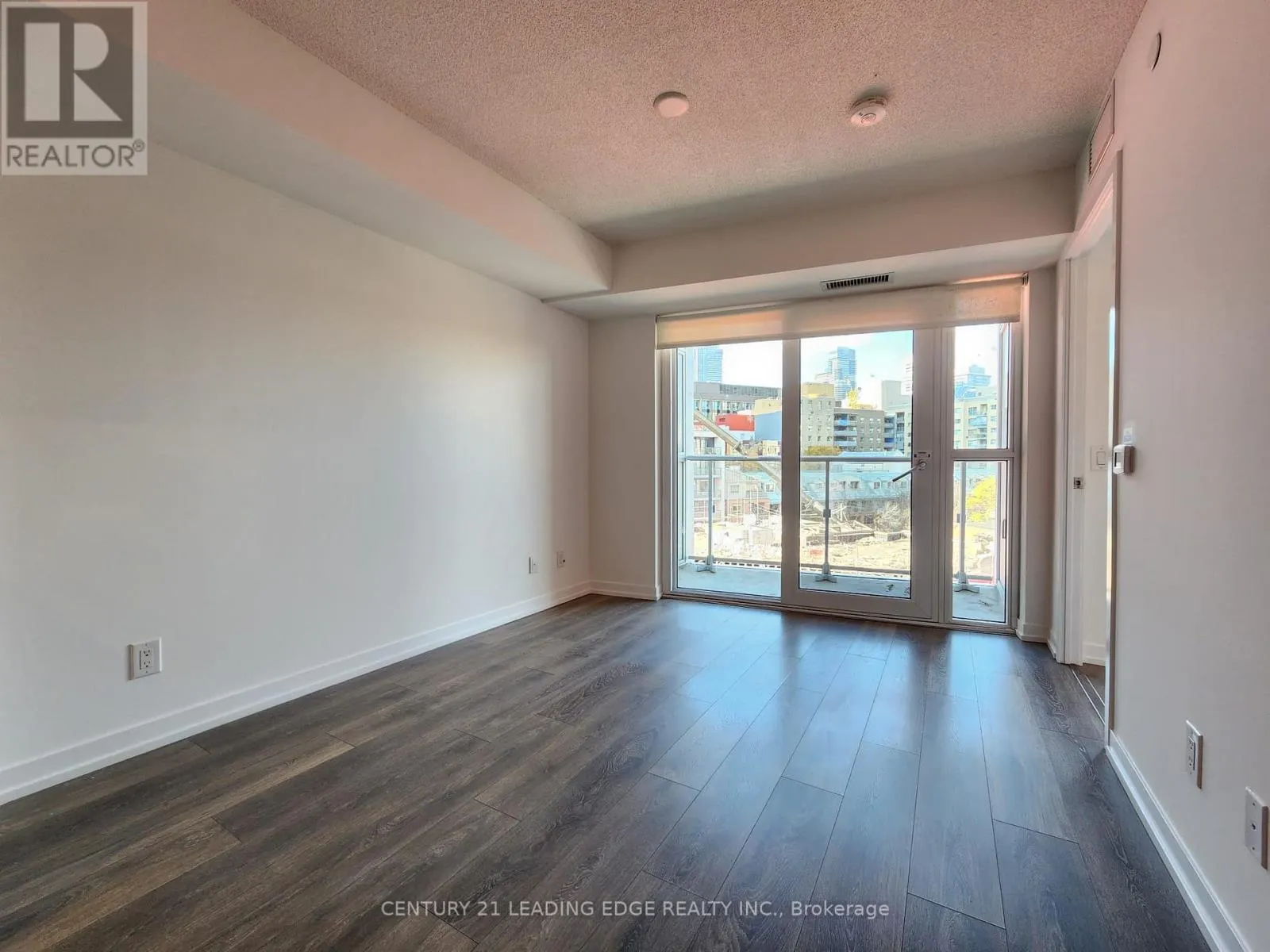 709 - 219 DUNDAS STREET E