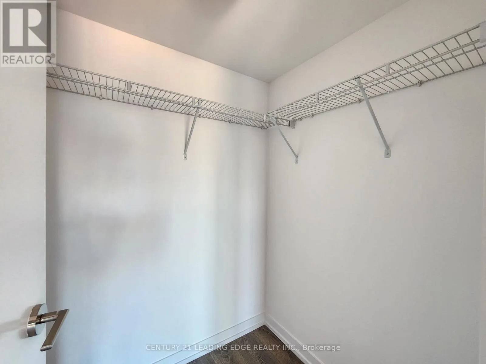 709 - 219 DUNDAS STREET E