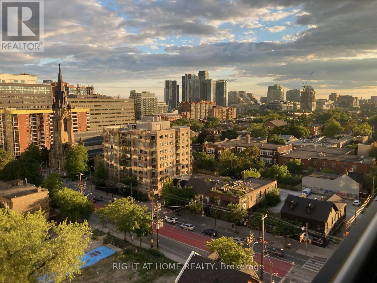 1106 - 608 RICHMOND STREET W