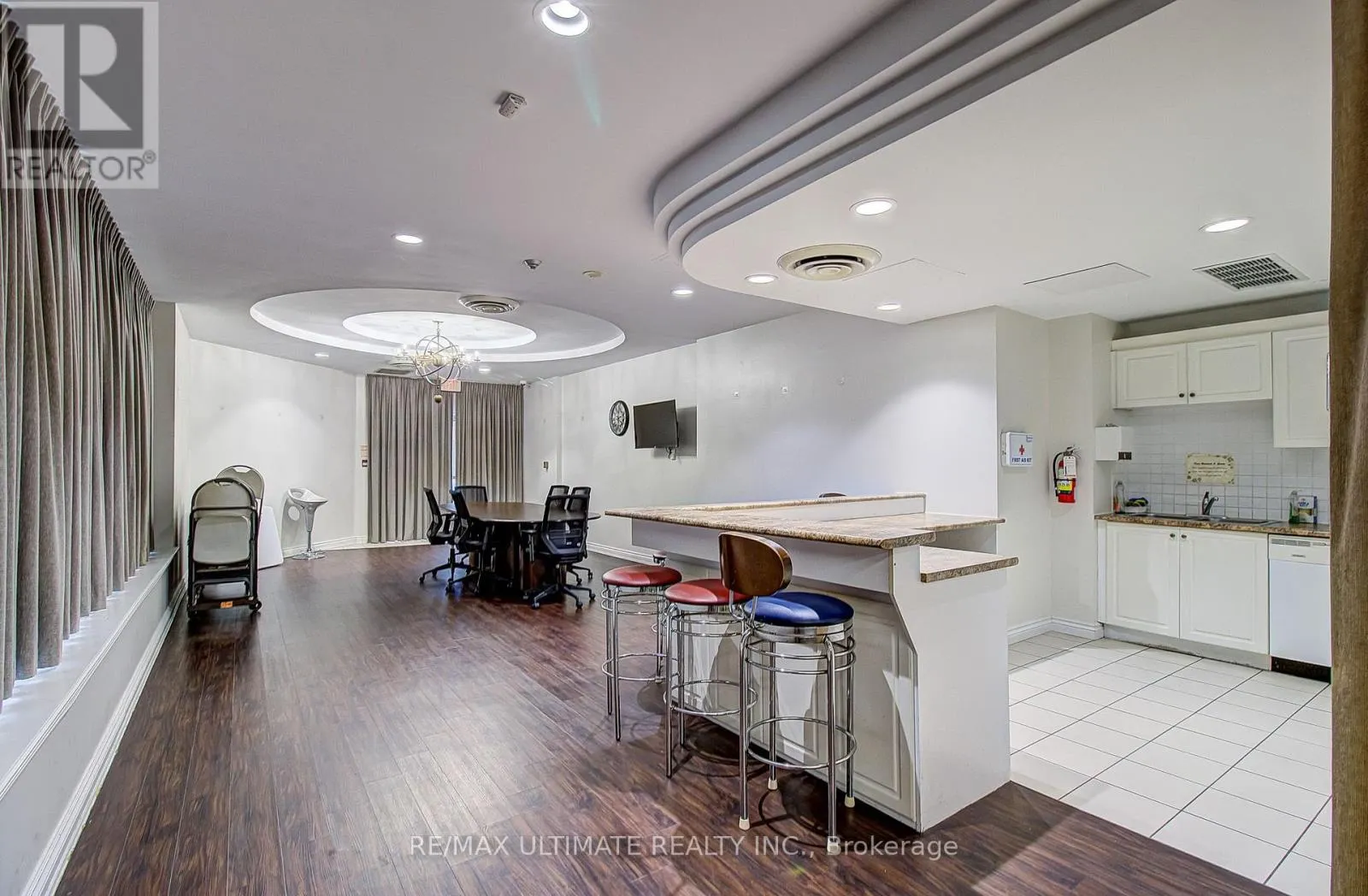 525 - 1700 EGLINTON AVENUE E