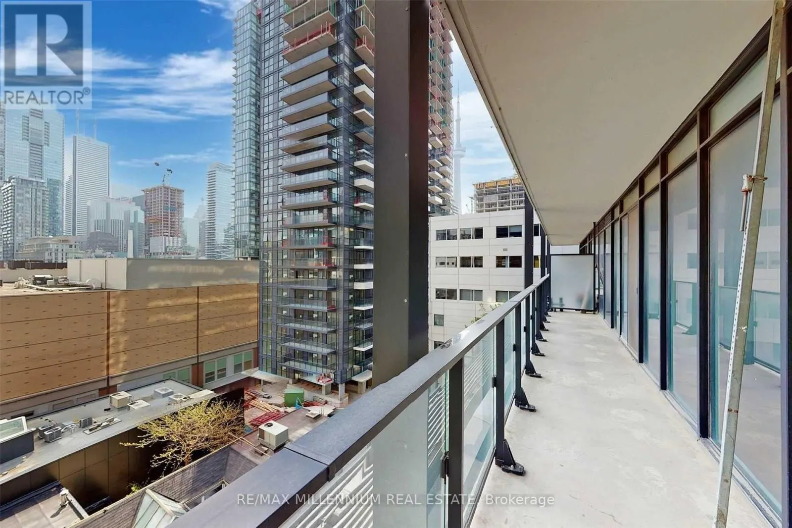 708 - 125 PETER STREET