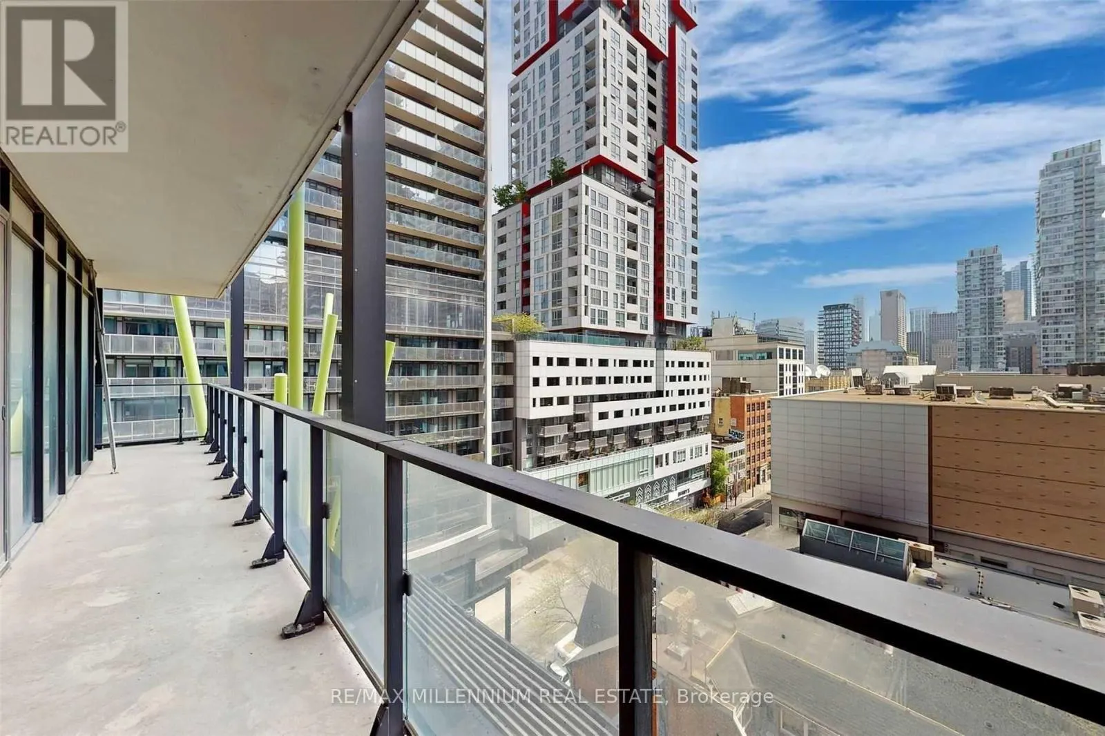 708 - 125 PETER STREET