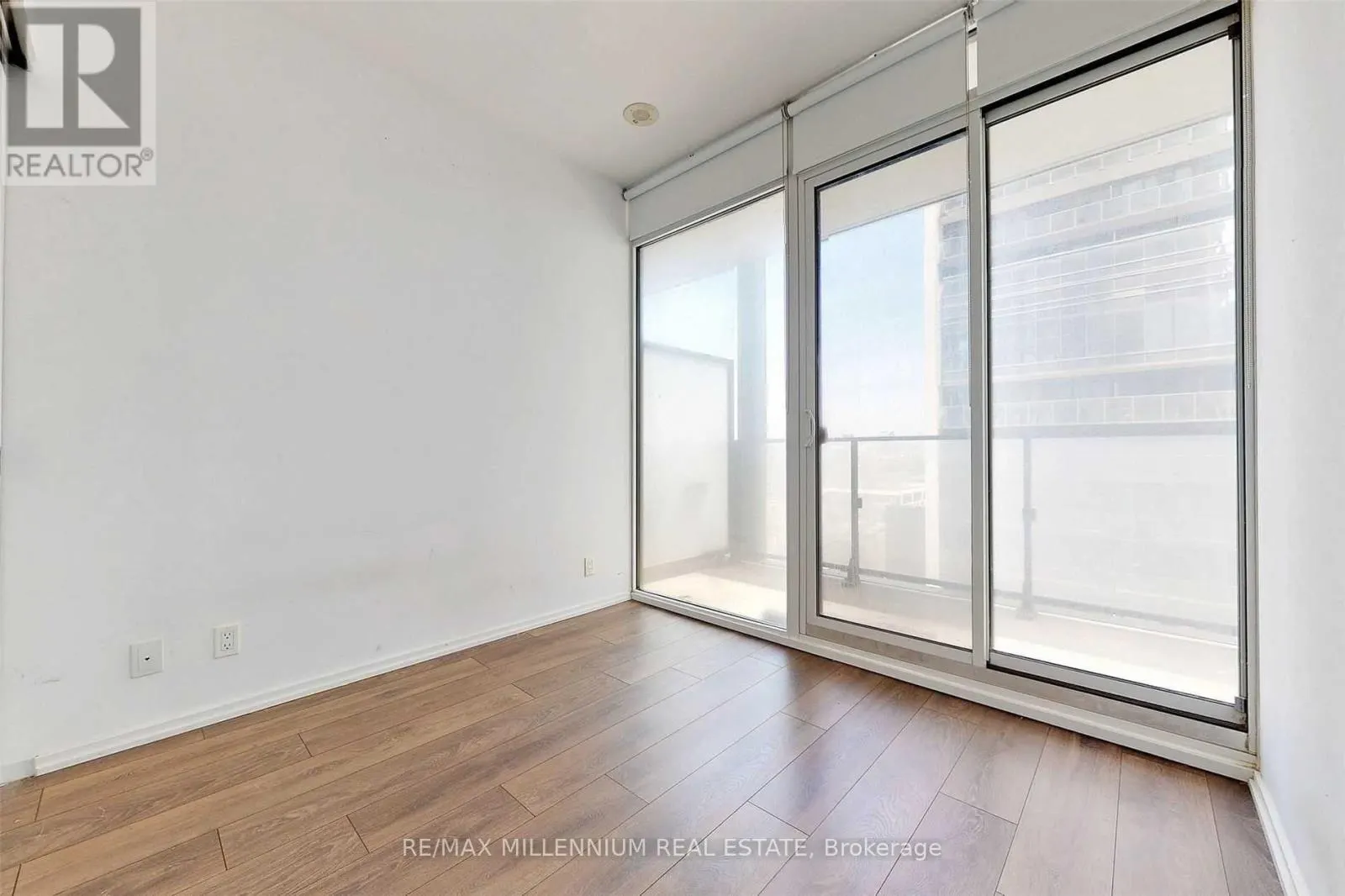 708 - 125 PETER STREET
