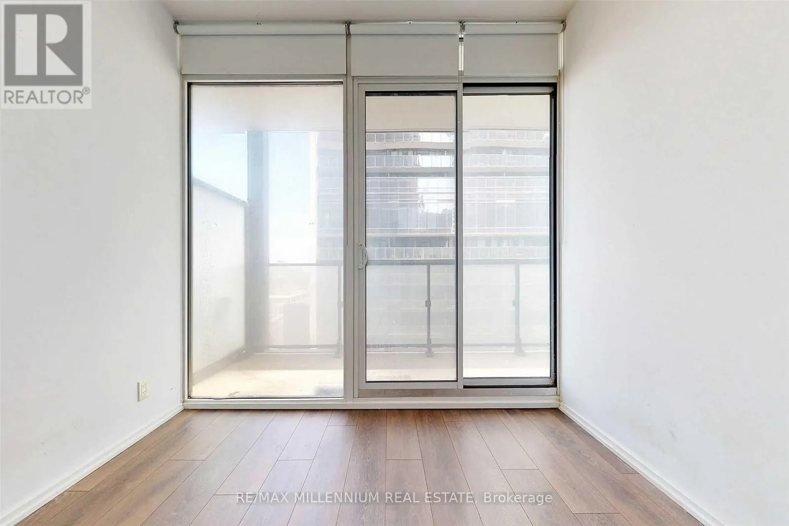 708 - 125 PETER STREET