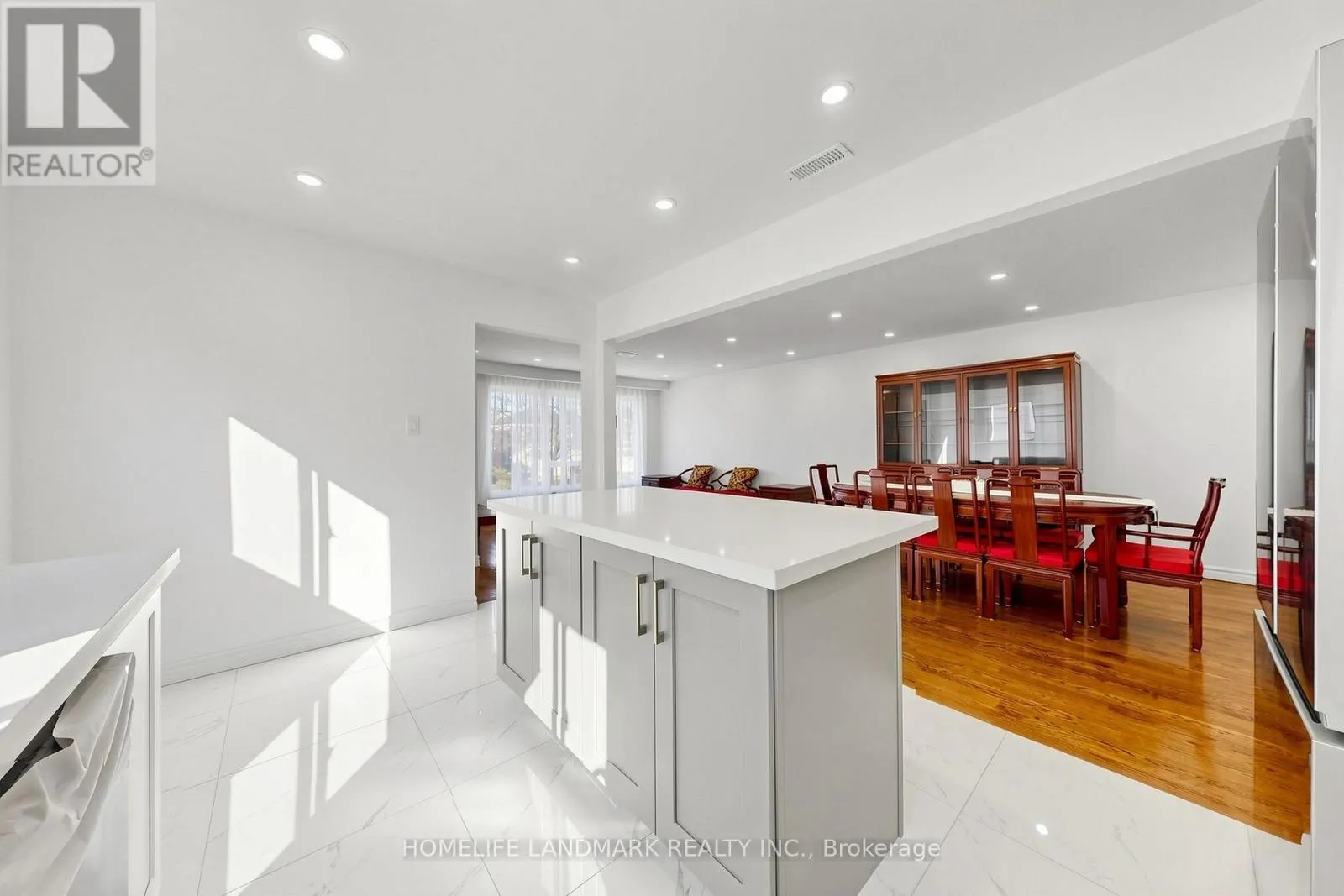 132 CHIPWOOD CRESCENT