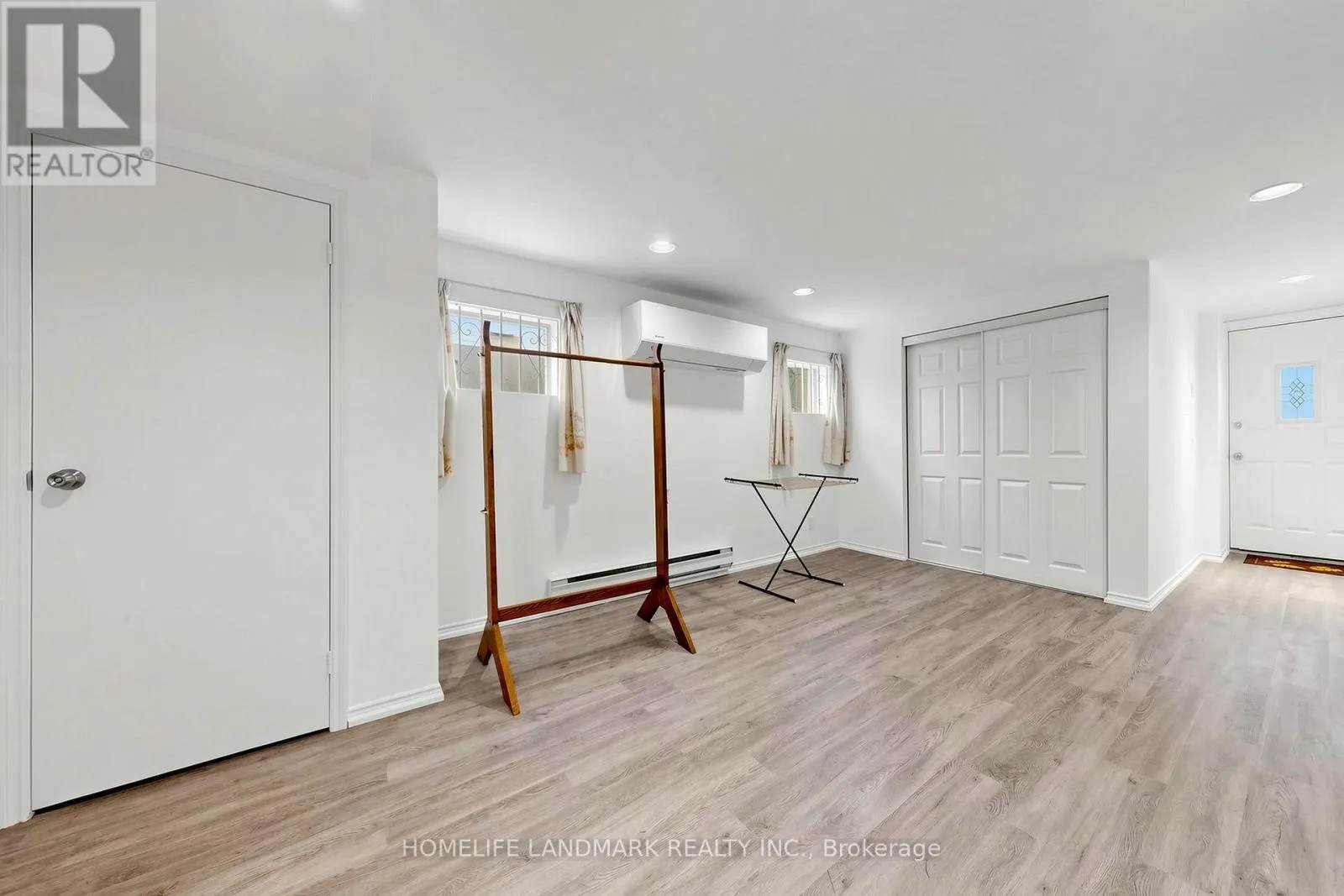 132 CHIPWOOD CRESCENT