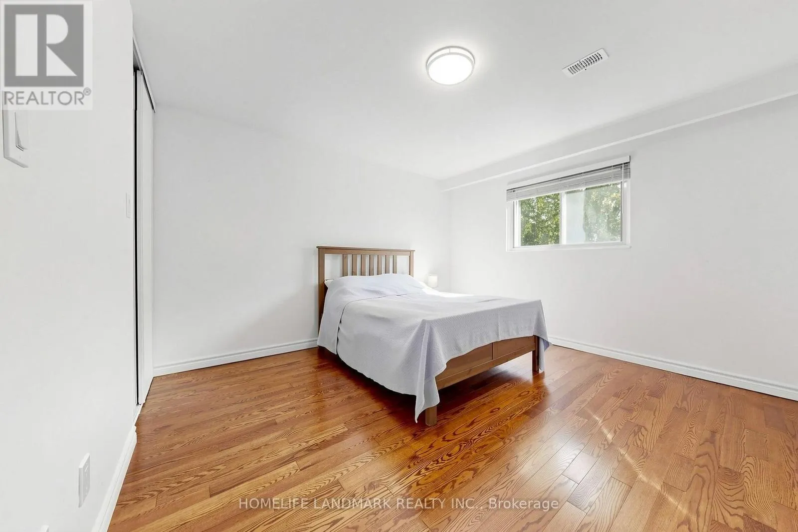 132 CHIPWOOD CRESCENT