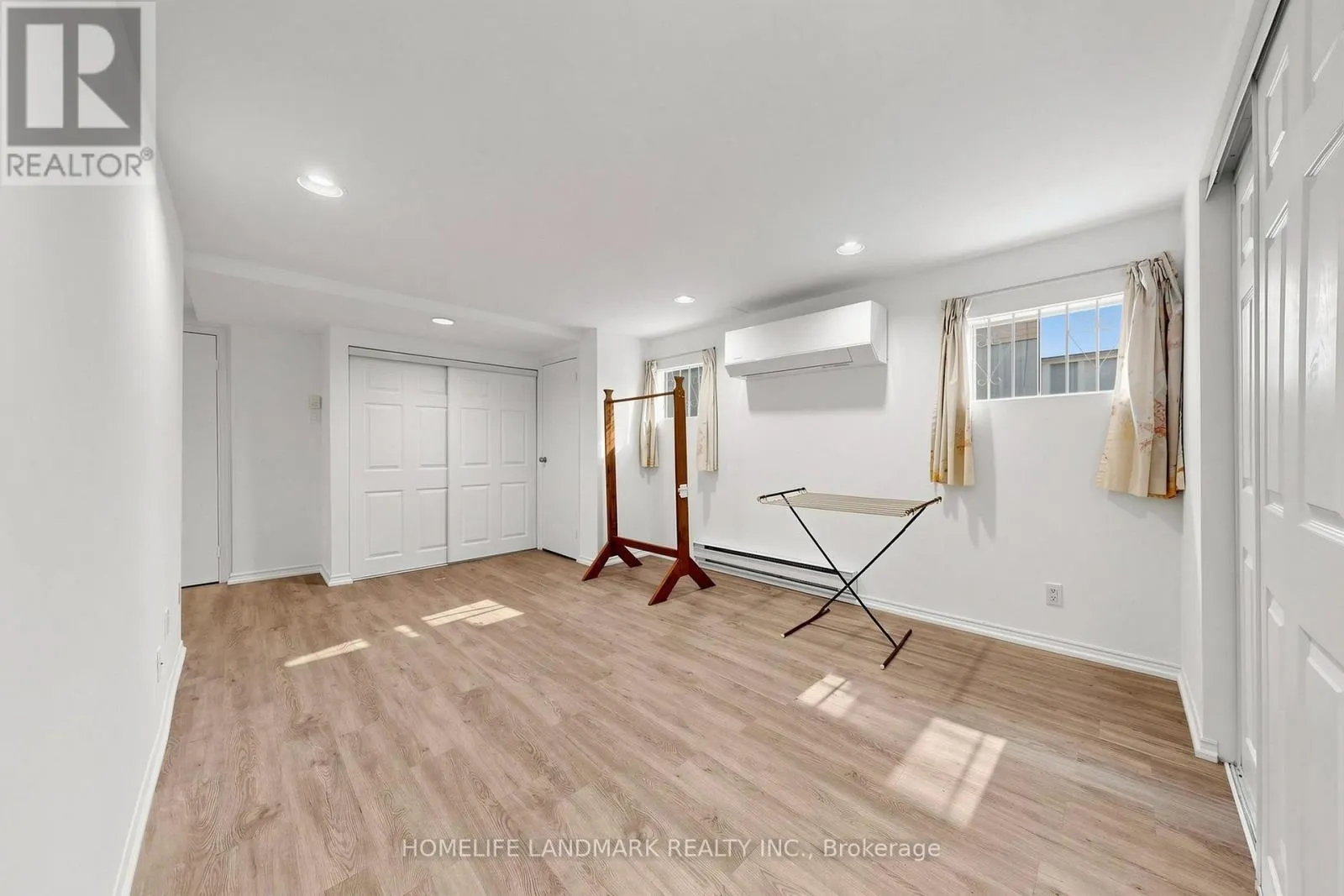 132 CHIPWOOD CRESCENT