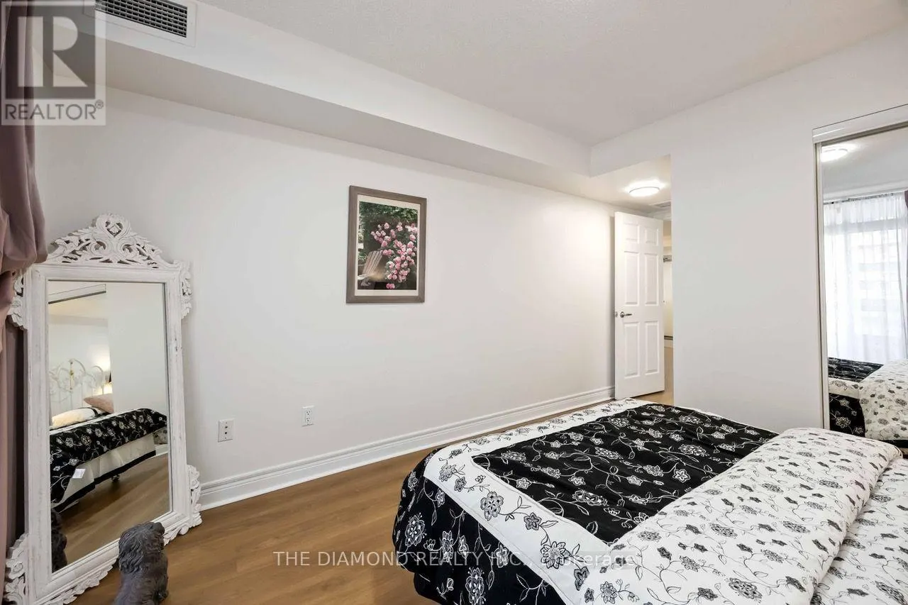 1111 - 89 SKYMARK DRIVE