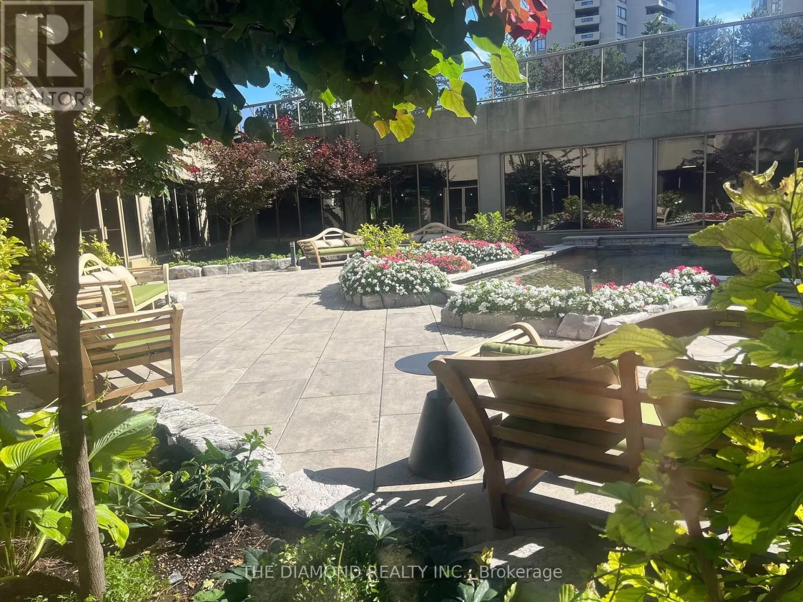 1111 - 89 SKYMARK DRIVE