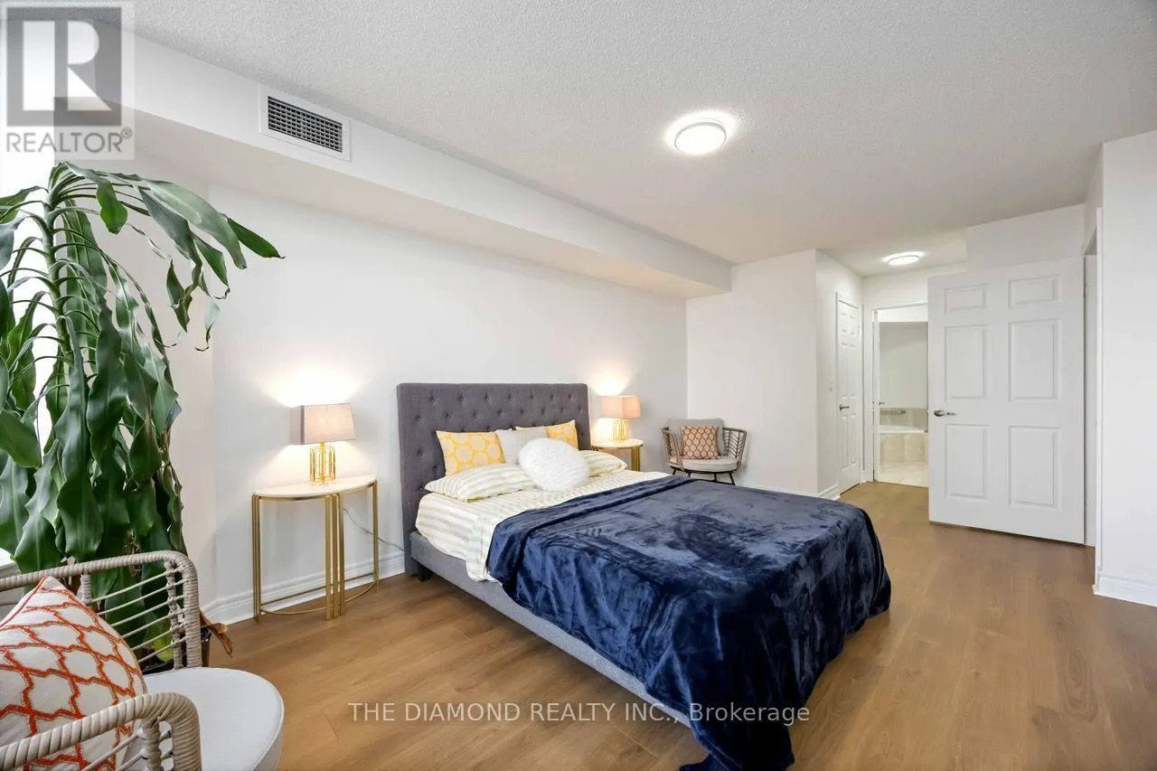 1111 - 89 SKYMARK DRIVE