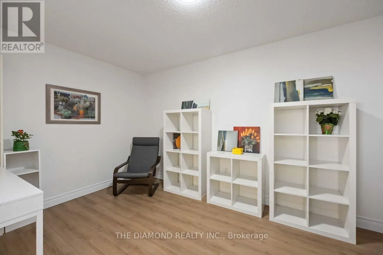 1111 - 89 SKYMARK DRIVE