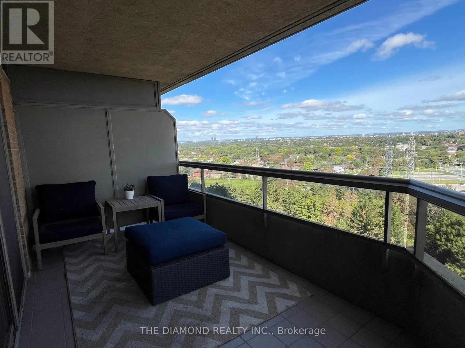 1111 - 89 SKYMARK DRIVE