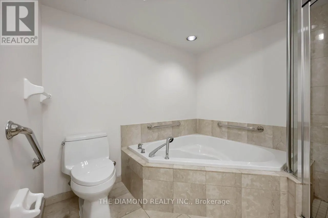 1111 - 89 SKYMARK DRIVE