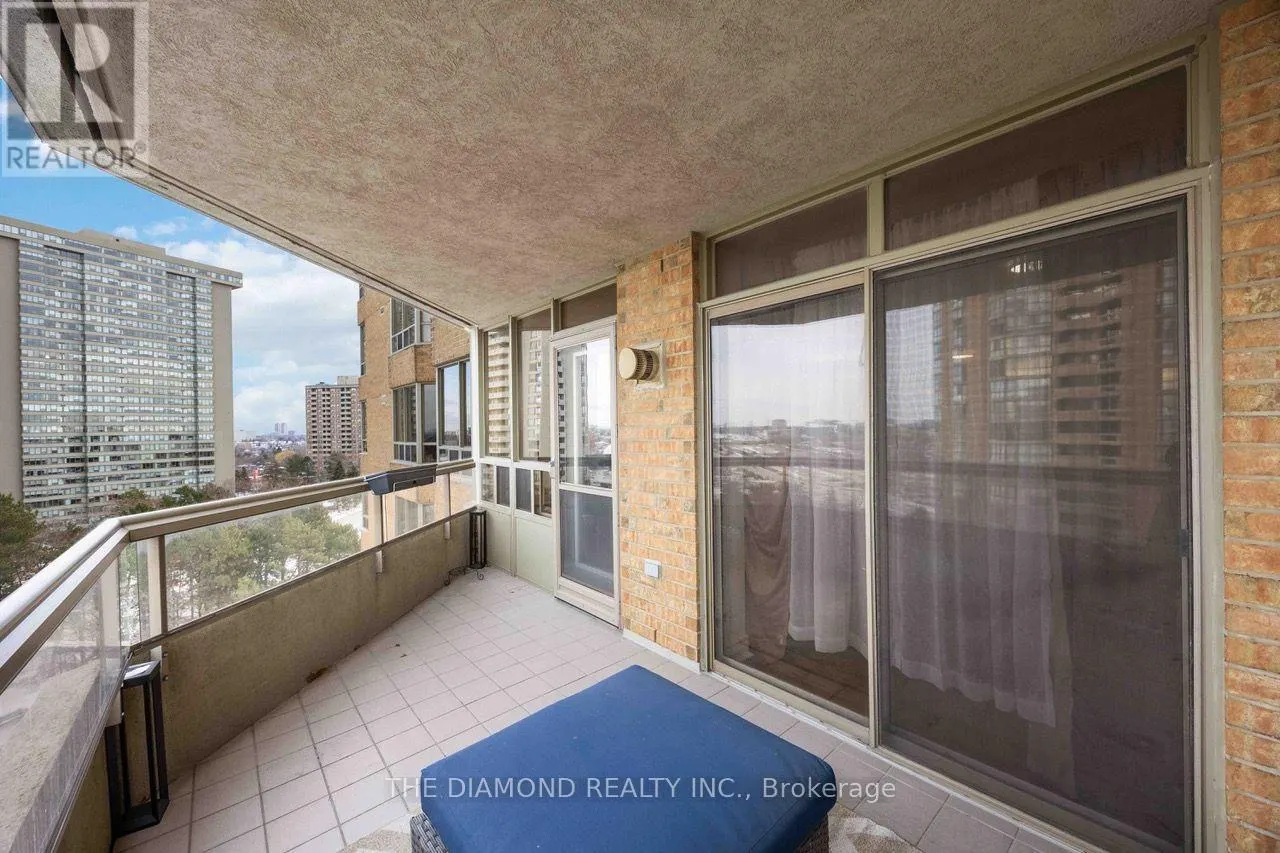1111 - 89 SKYMARK DRIVE