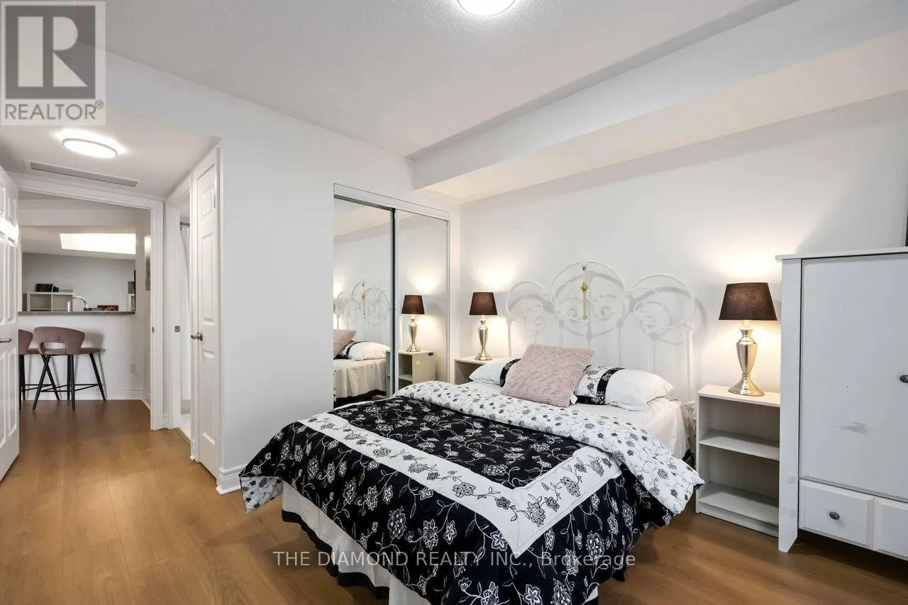 1111 - 89 SKYMARK DRIVE