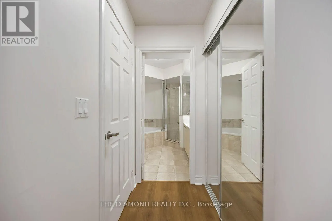 1111 - 89 SKYMARK DRIVE