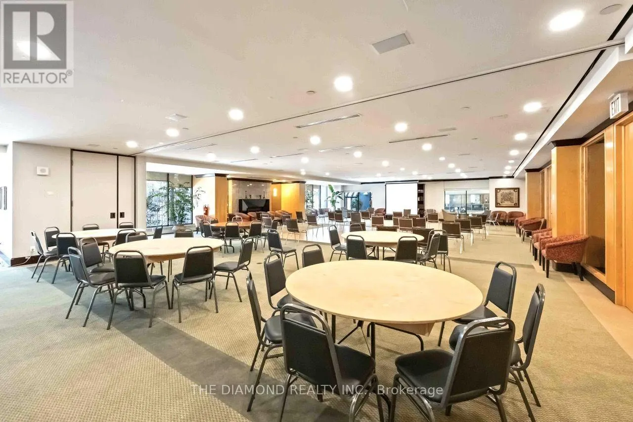 1111 - 89 SKYMARK DRIVE