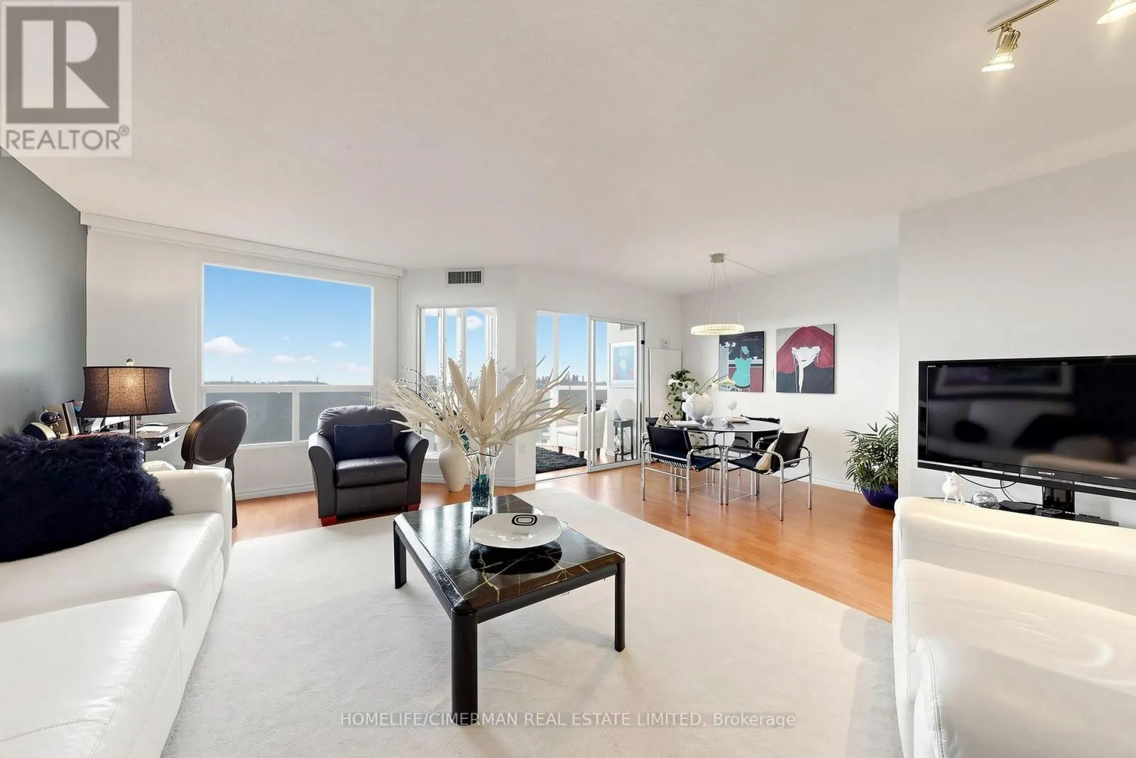 3302 - 5 CONCORDE PLACE
