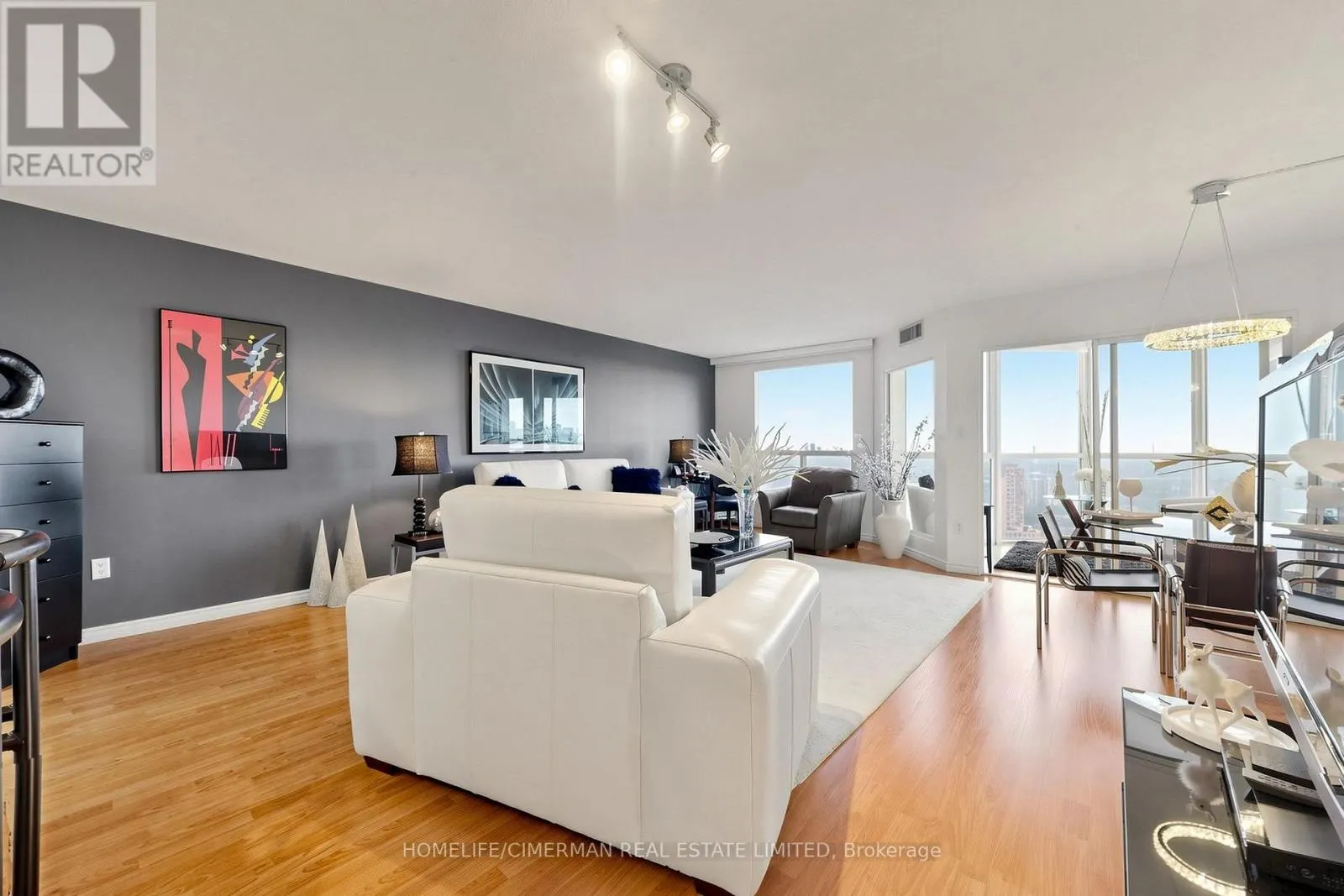 3302 - 5 CONCORDE PLACE