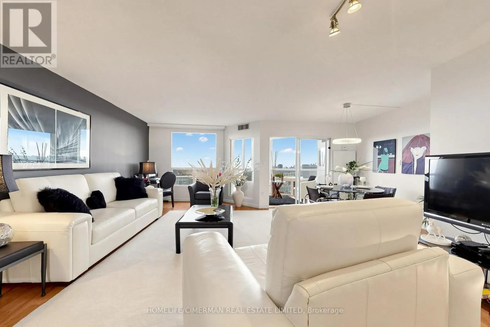 3302 - 5 CONCORDE PLACE