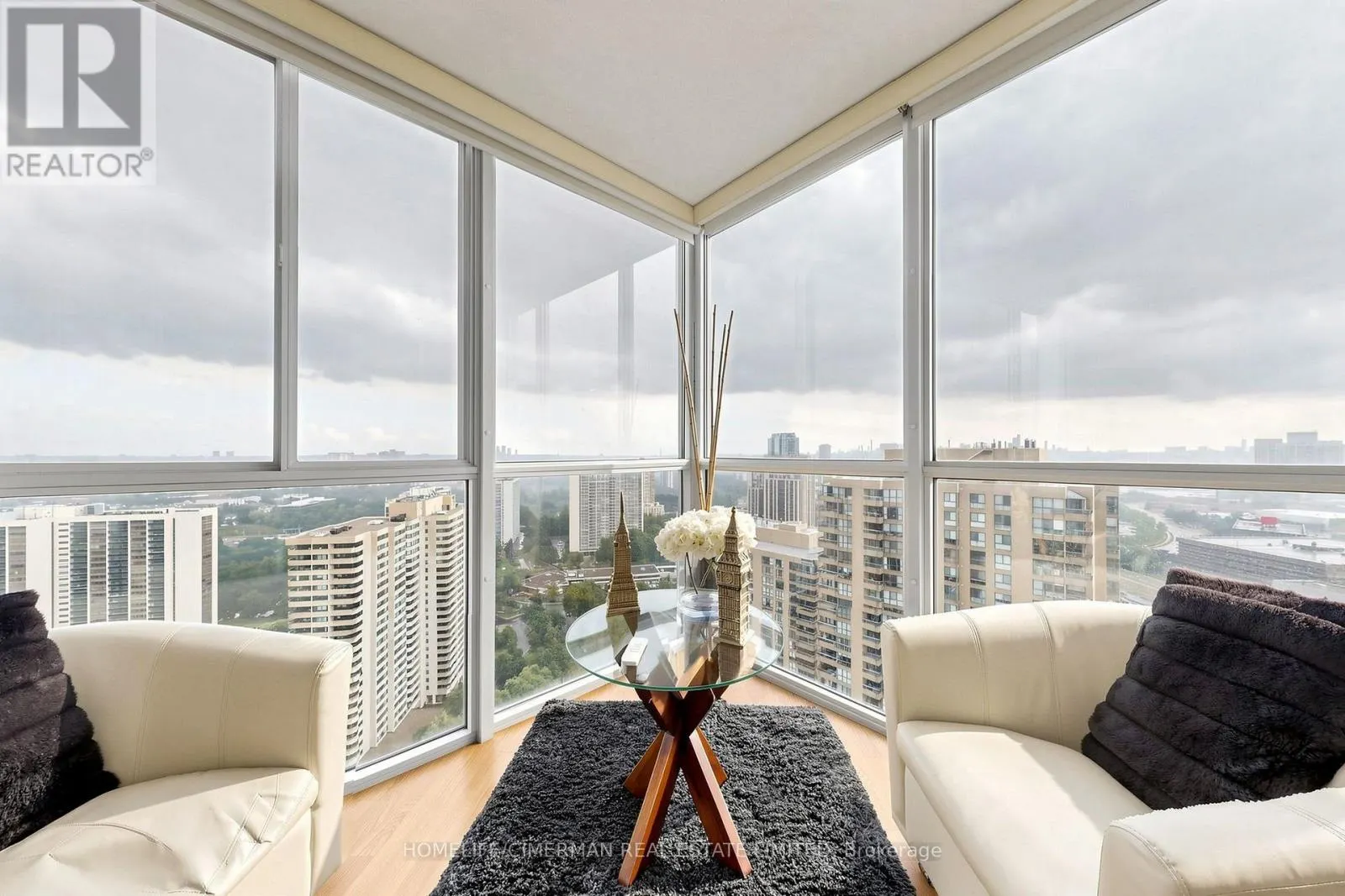 3302 - 5 CONCORDE PLACE